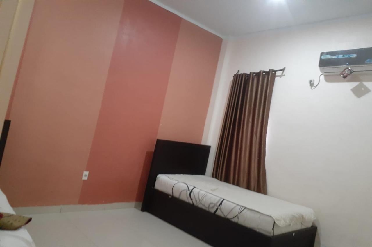 Express O 91662 Kost Rumah Kaca 2* Banda Aceh